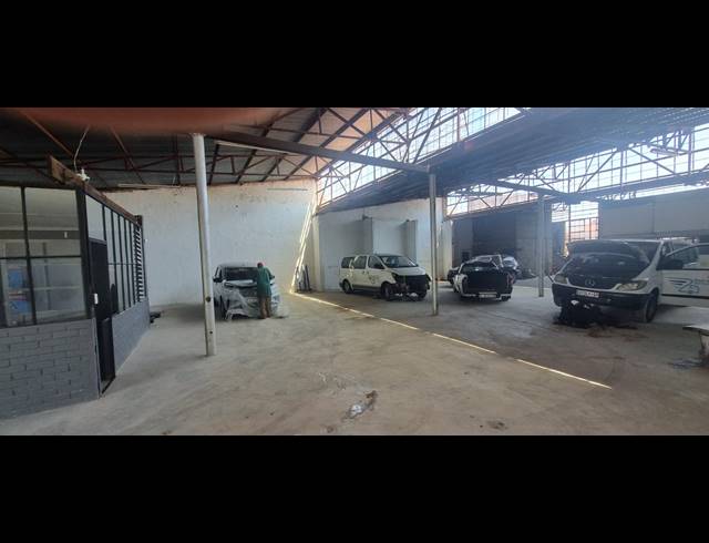 450M² WAREHOUSE TO LET IN KRUGERSDORP CENTRAL